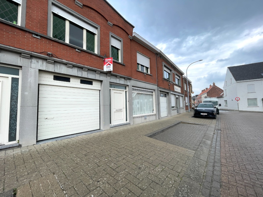 Dorpsplein - 14 - - 8851