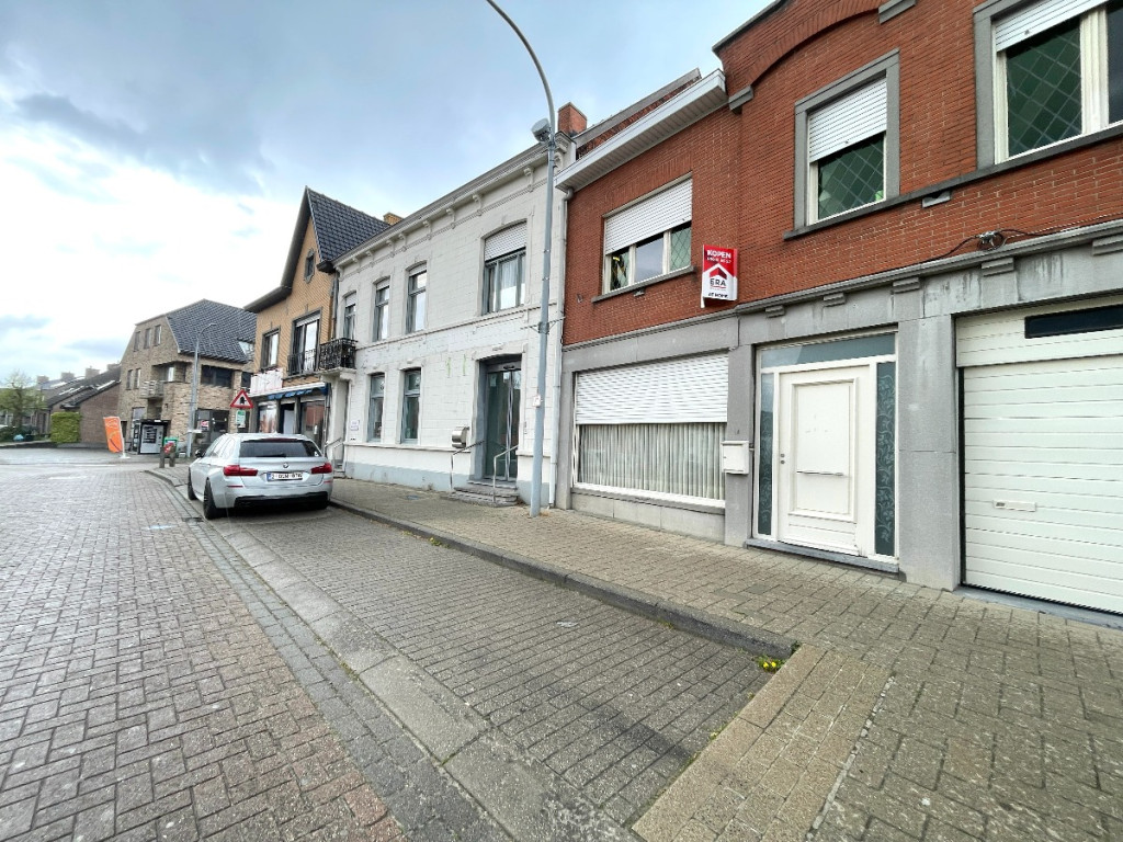 Dorpsplein - 14 - - 8851