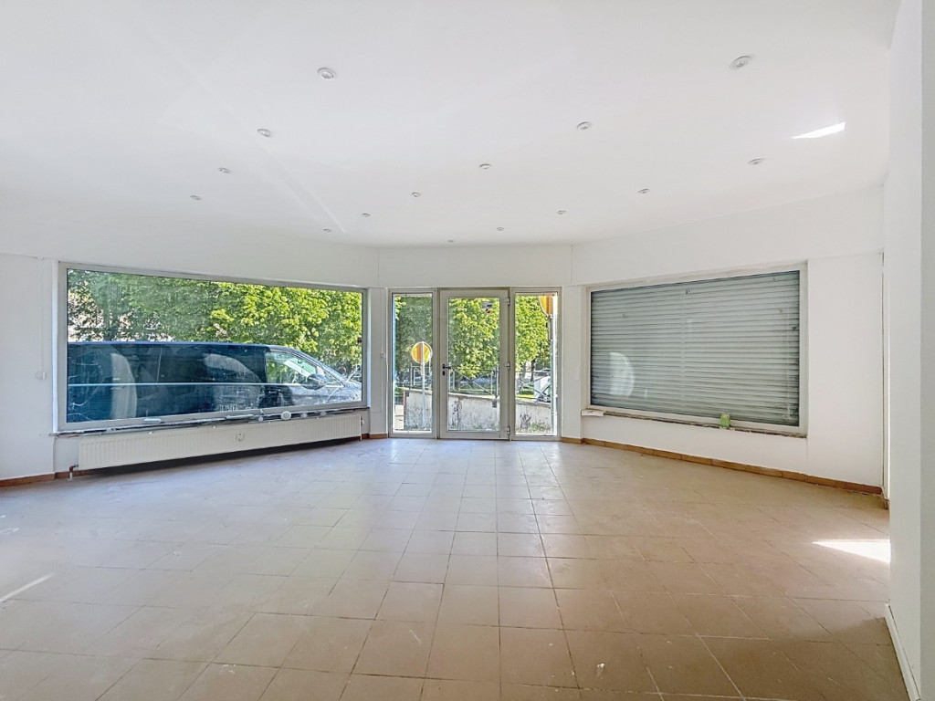 Place Joseph Wauters - 8 - - 4400