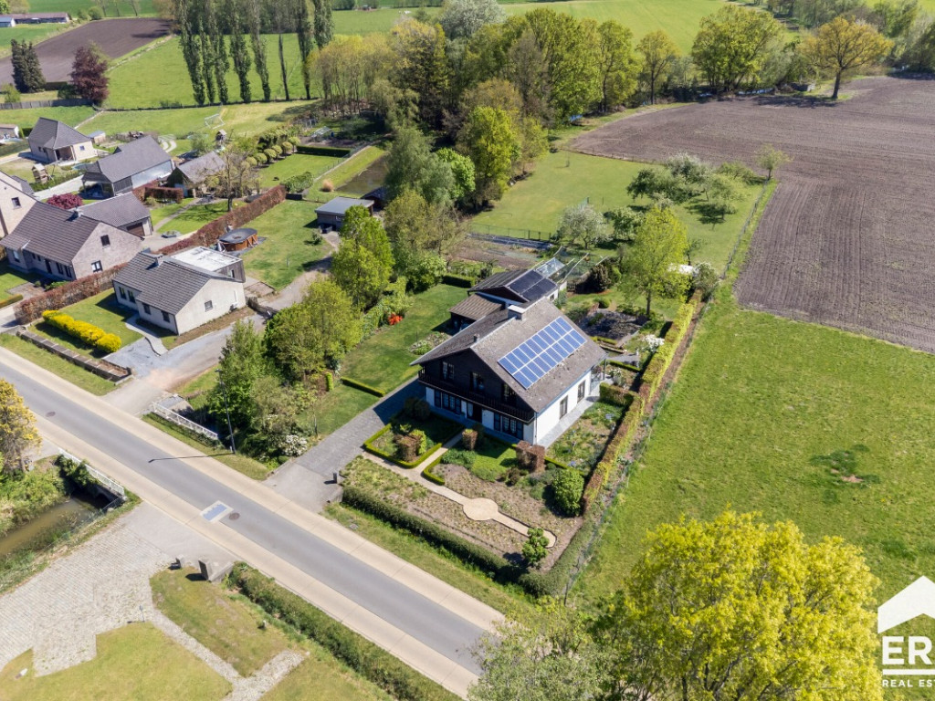 Aardseweg - 75 - - 2440