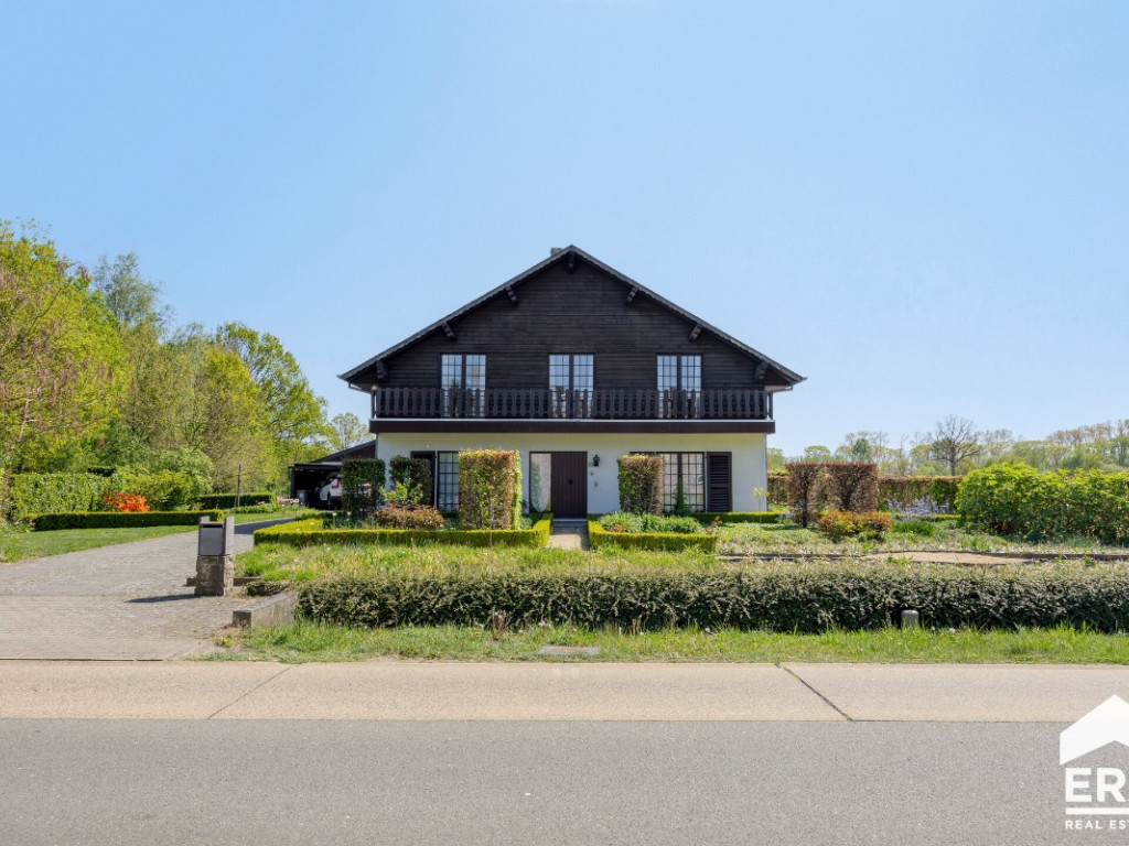 Aardseweg - 75 - - 2440