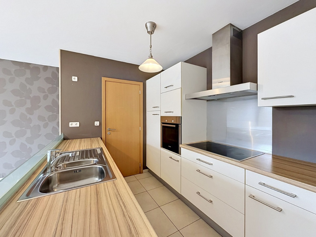 Rue des Ecoles - 27 - C1 - 6600