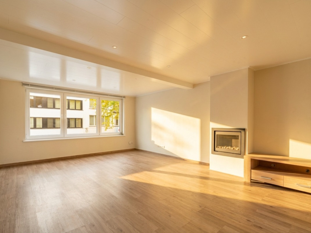 Koning Albertstraat - 49 - - 9900