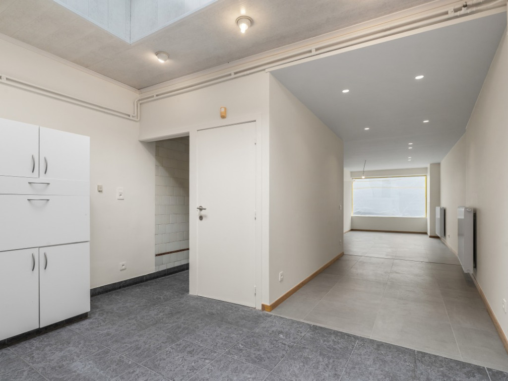 Koning Albertstraat - 49 - - 9900