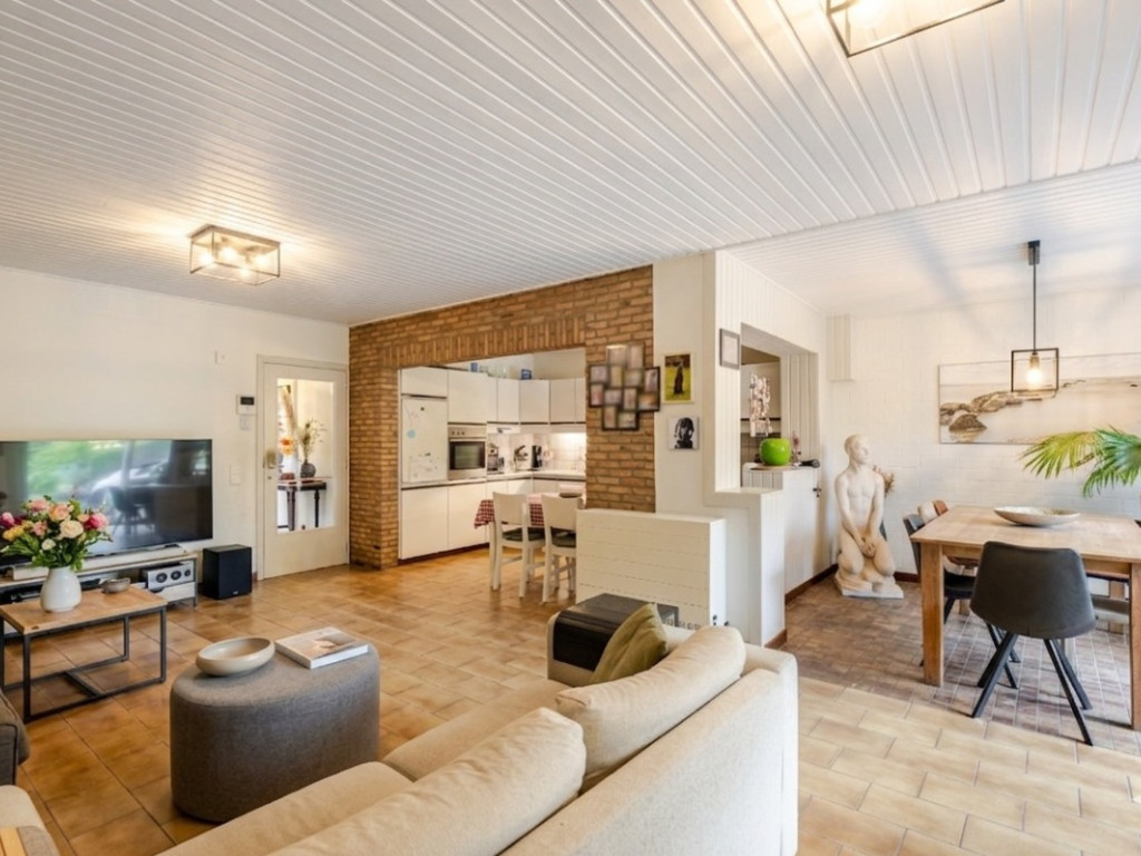 Hazelaarstraat - 16 - - 9900