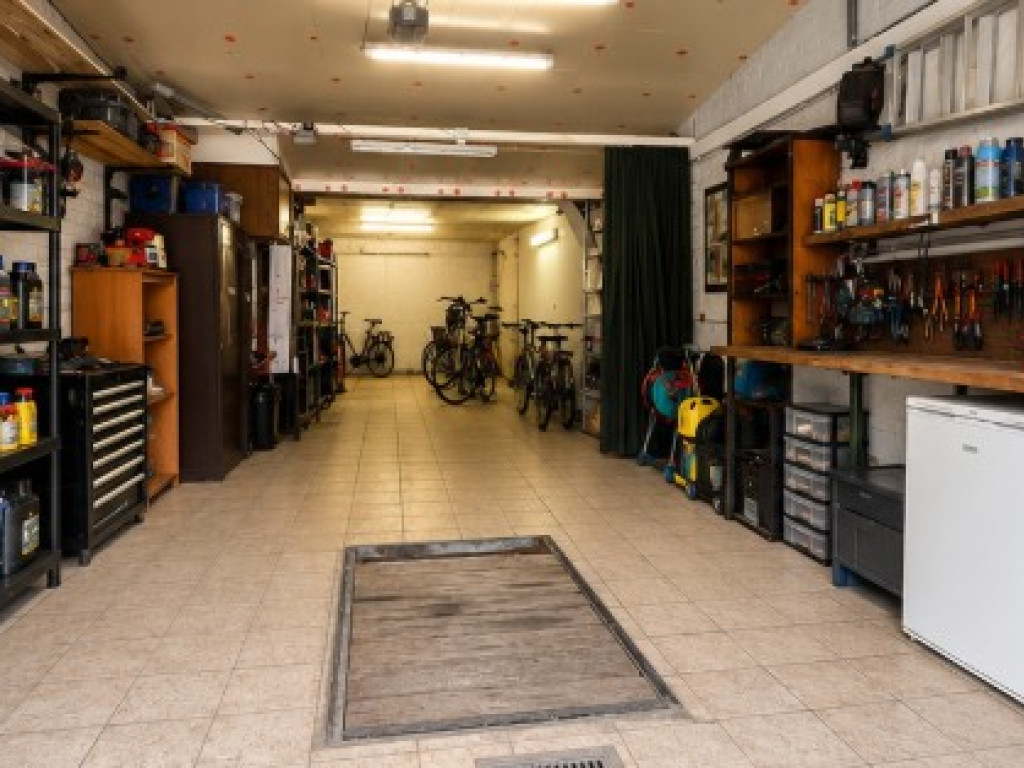 Rekestraat - 15+ - - 8940