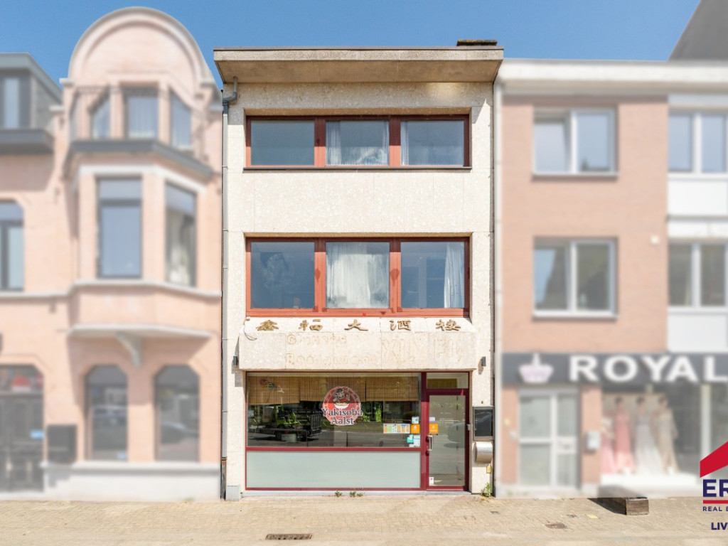 Onze Lieve Vrouwplein - 8 - - 9300