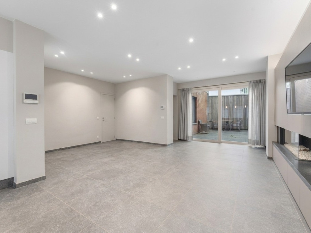 Pastoor Termotestraat - 19 - - 8750