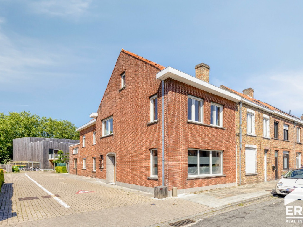 Hogeweg - 136 - - 8200