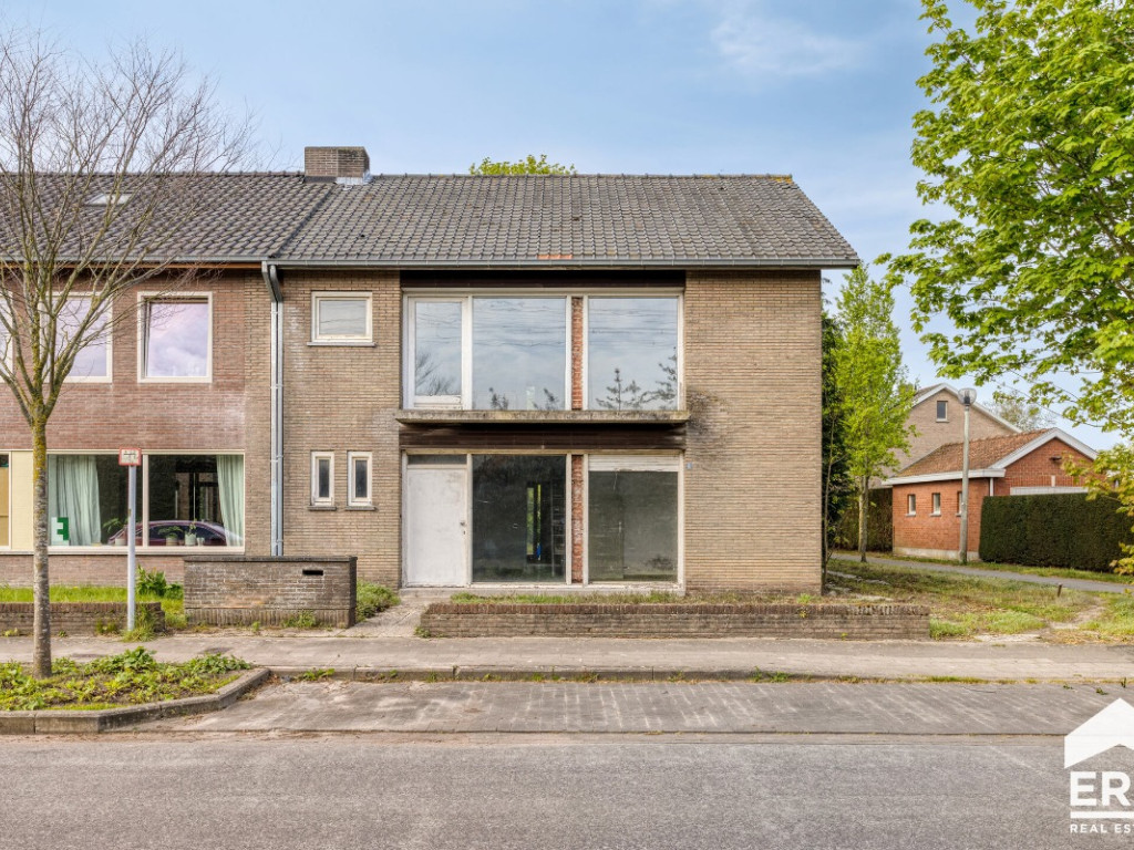 Hoge Lane - 31 - - 8200