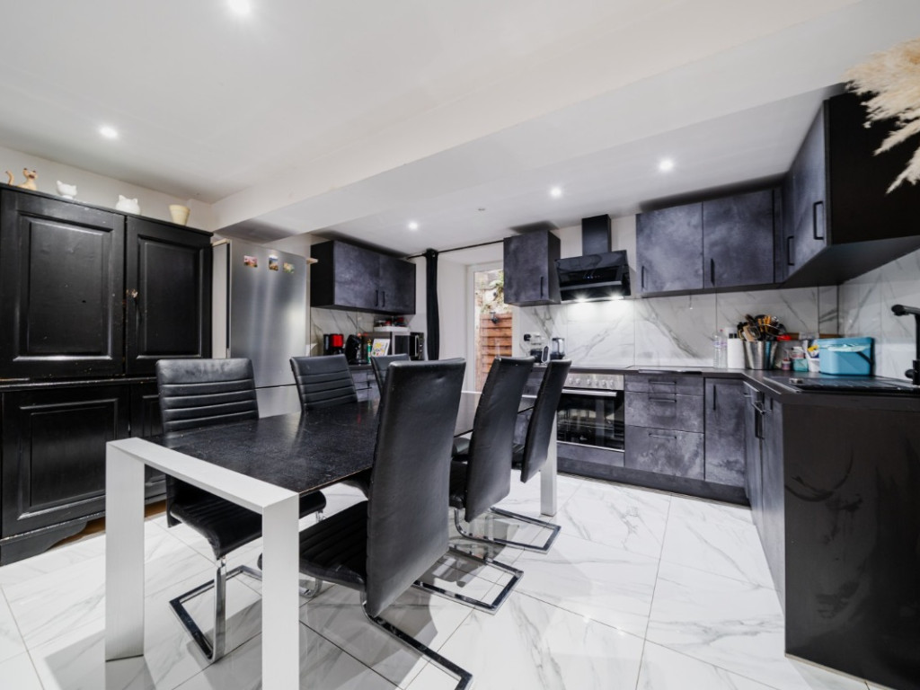Rue Haut Vinâve - 88 - - 4820