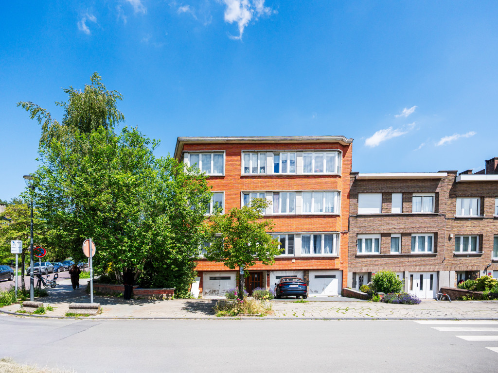 Rue Pierre Longin - 2 - 3 - 1070