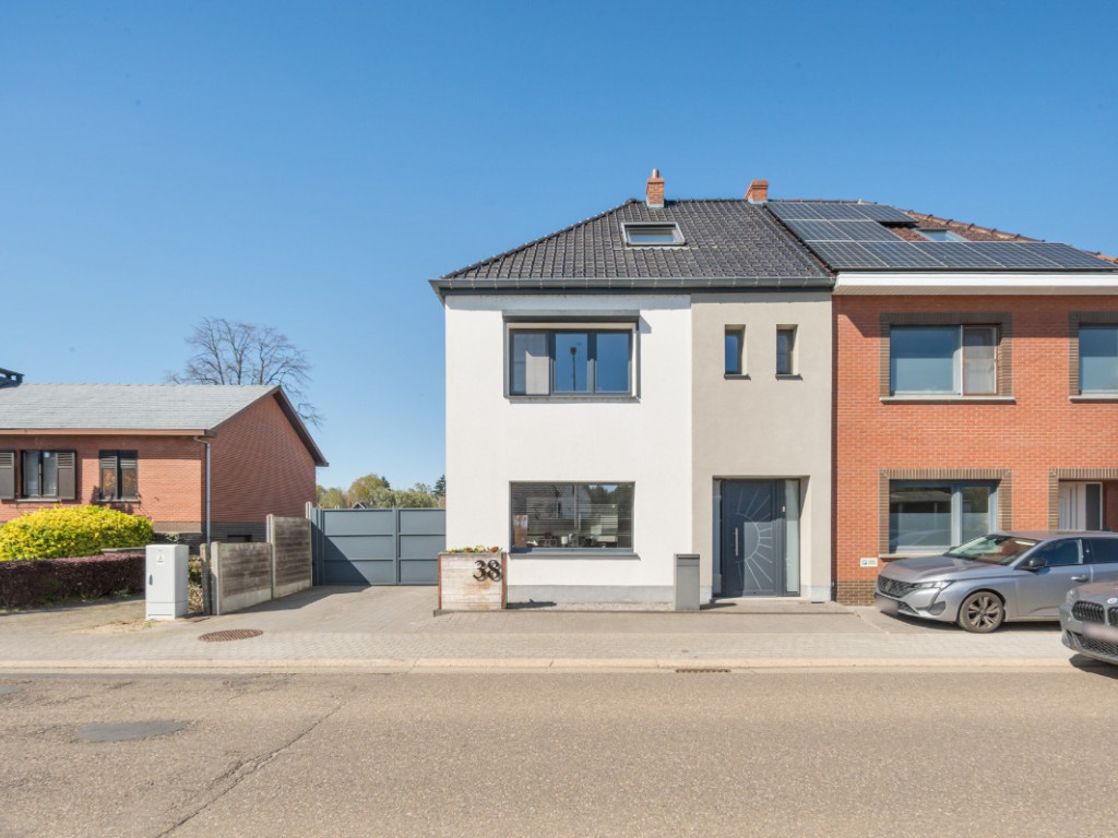 Stationsstraat - 38 - - 3545
