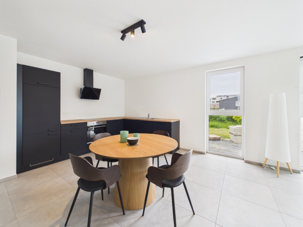 Chaussée d'Arlon - 35+ - Apt 4 - 6600