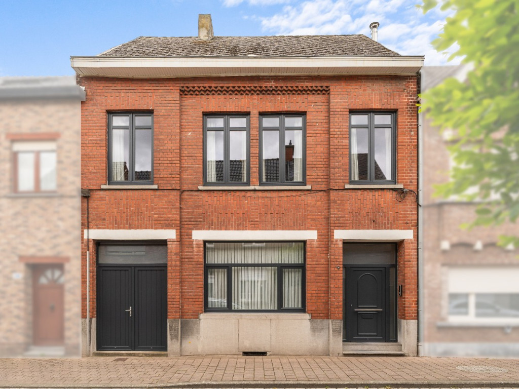 Burg. Rollierstraat - 32 - - 9470