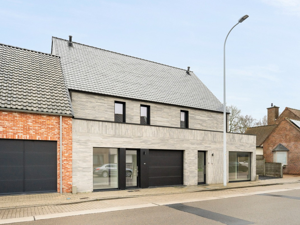 Oostrozebeeksestraat - 52 - - 8710