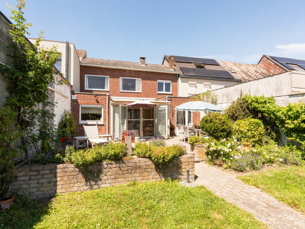 Onkerzelestraat - 323 - - 9500