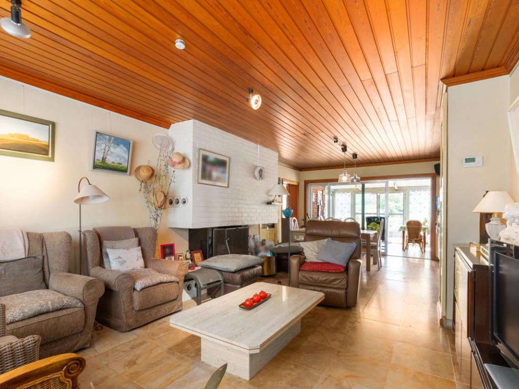 Onkerzelestraat - 323 - - 9500