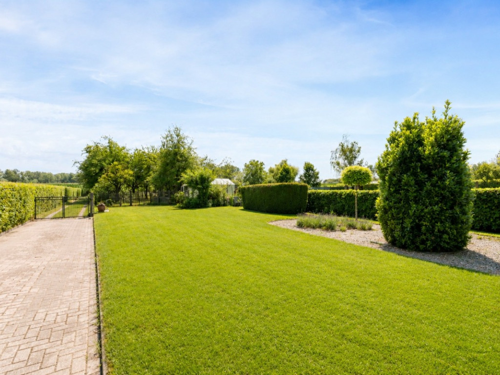 Onkerzelestraat - 323 - - 9500