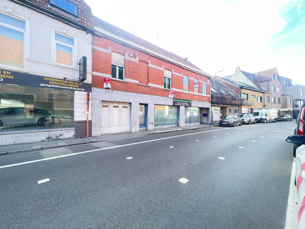 Roeselarestraat - 75/77 - - 8560