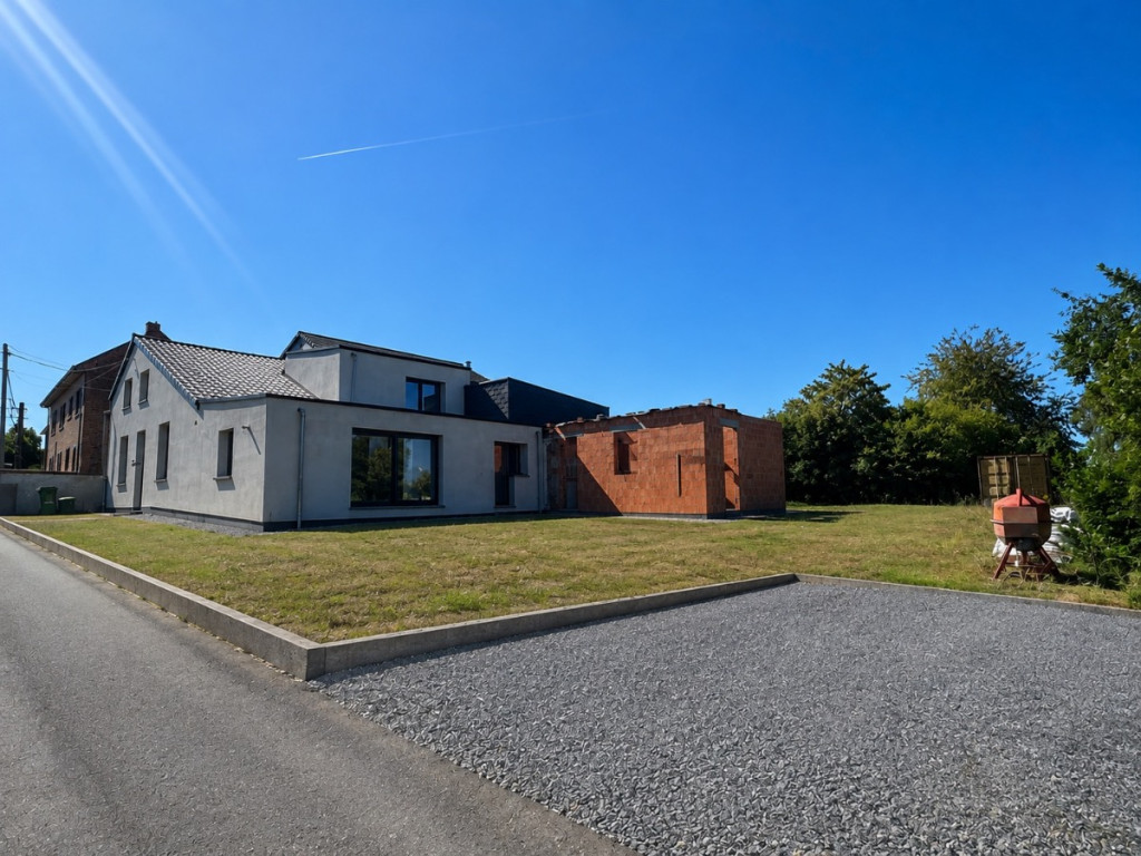 Rue de l'Arbre Saint-Michel - 247 - - 4400