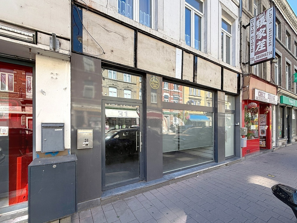 Rue du Commerce - 31 - - 5300