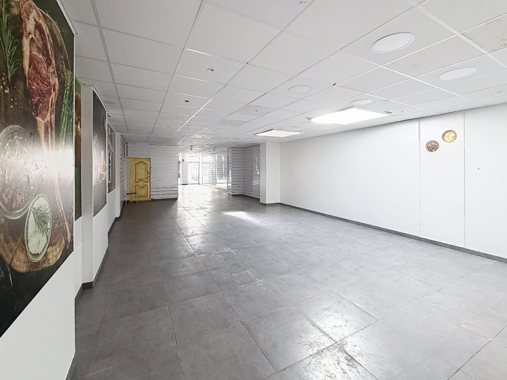 Rue du Commerce - 31 - - 5300