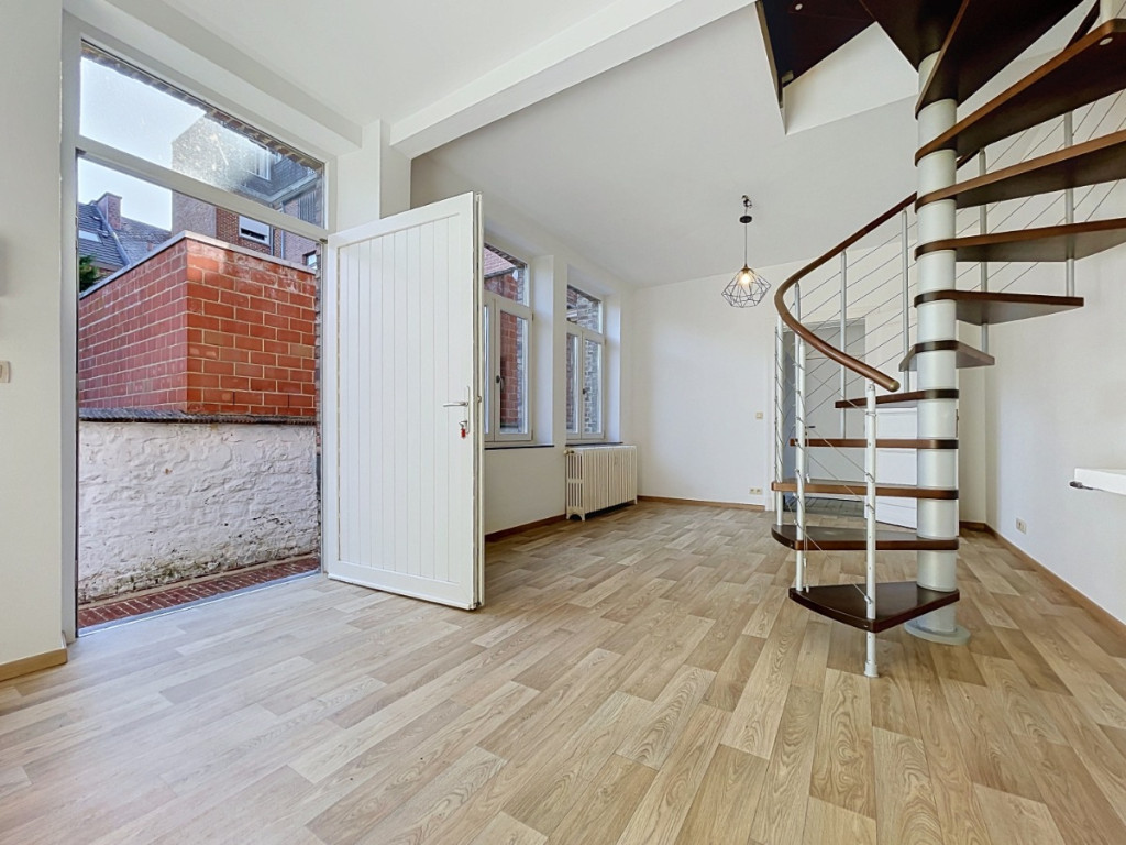 Place des Tilleuls - 49 - REZ LOT 2 - 5300