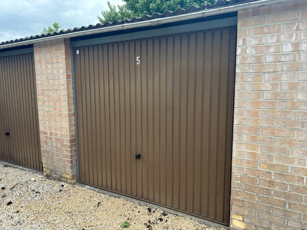 Roodbaardstraat - 1 - garage - 8560