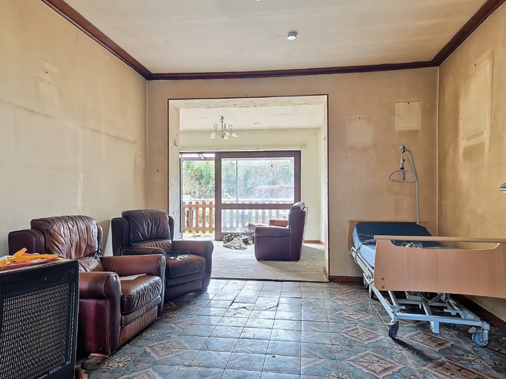 Rue du Val Notre-Dame - 328 - - 4520