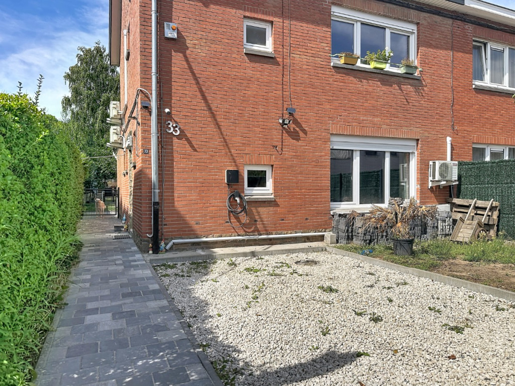 Rue Jean Lambert Defrêne - 33 - - 4340