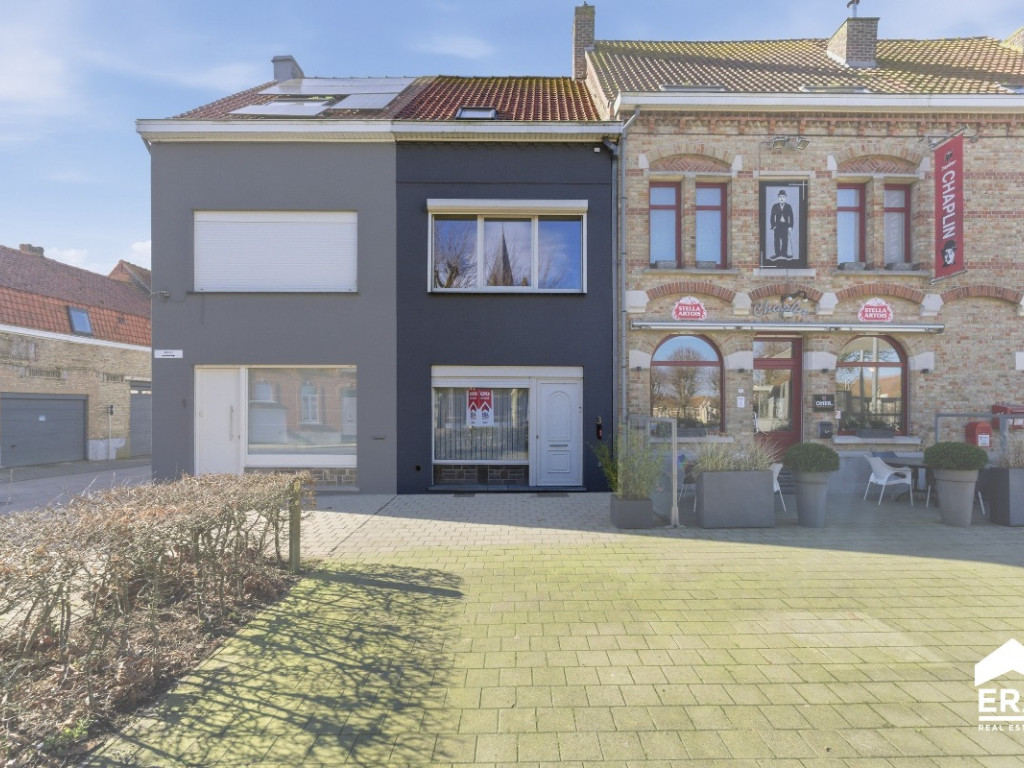Markt - 3 - - 8950