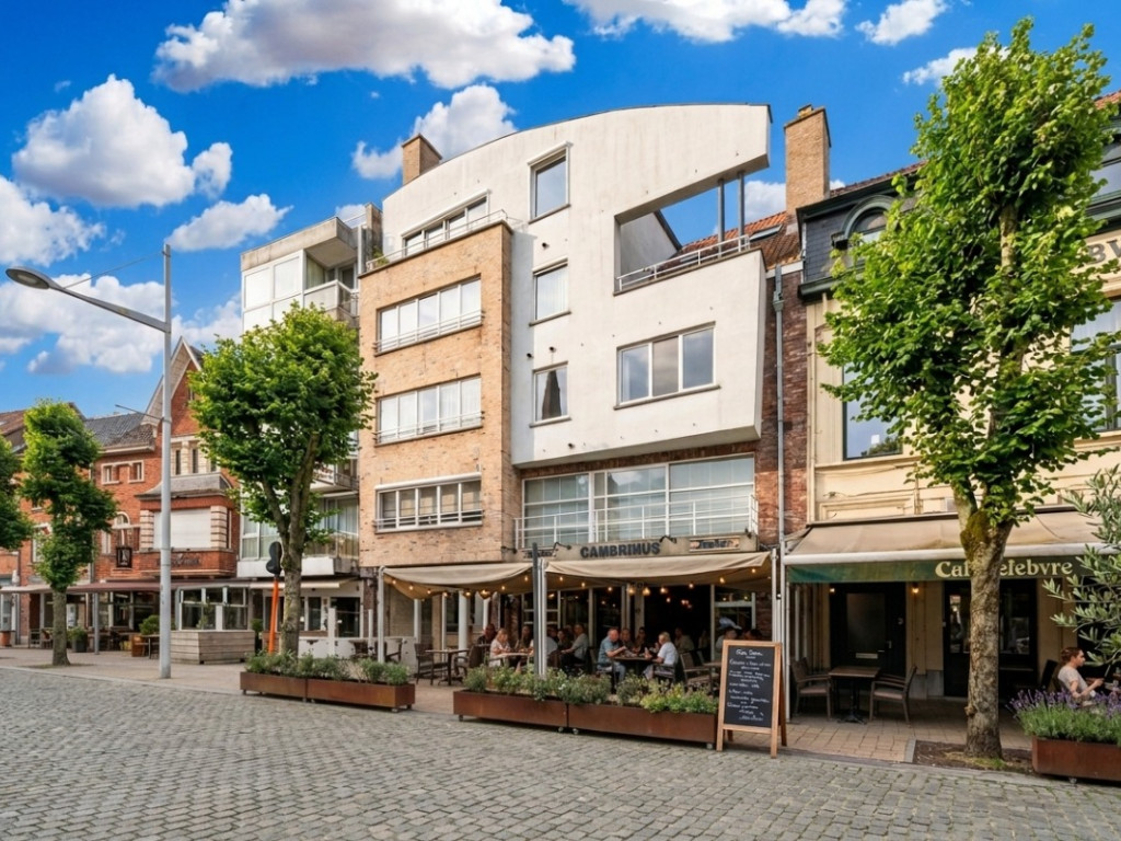 Markt - 4 - 4 - 9900