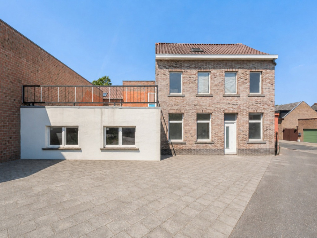 Mevrouw Courtmansstraat - 2 - - 9200