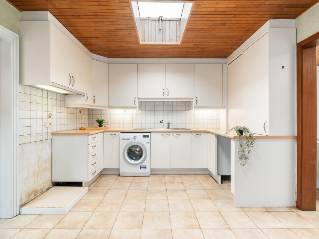 Veldm. Montgomerystraat - 98 - - 8520
