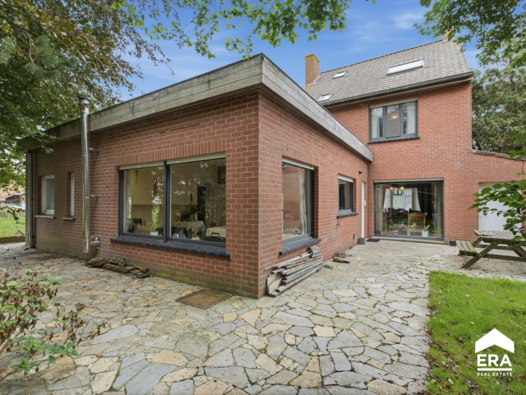 Weggevoerdenstraat - 37 - - 8972