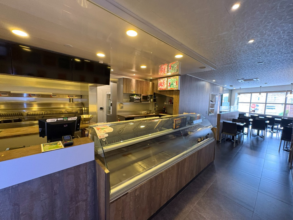Leiestraat - 3 + 3A - - 8940