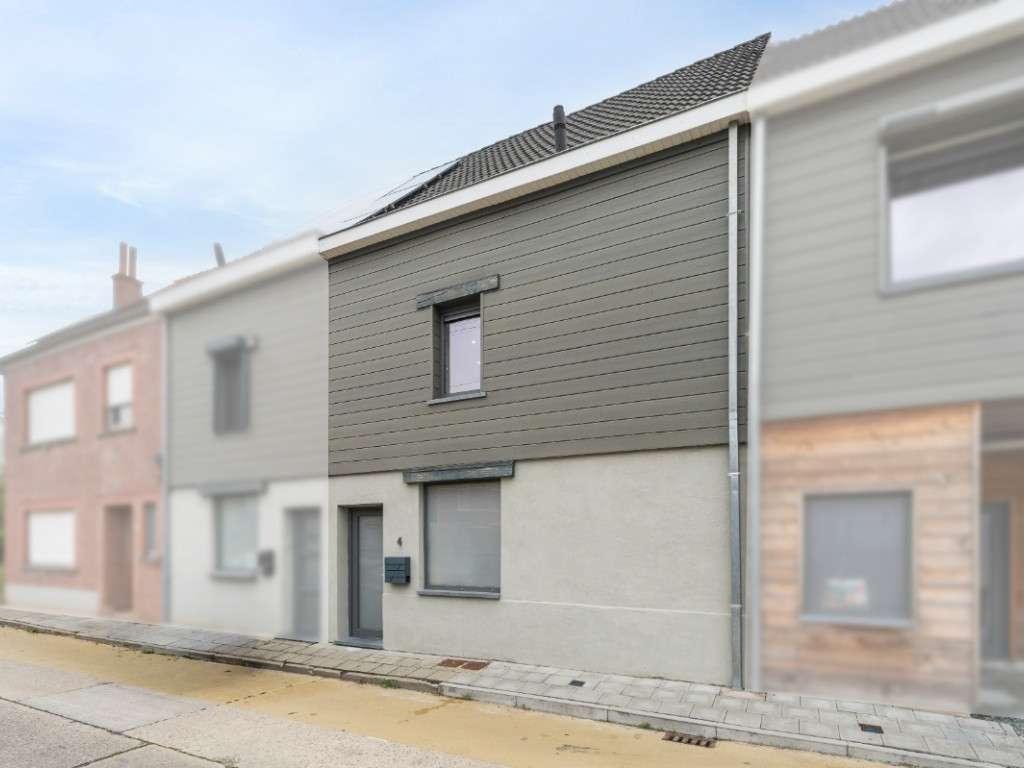 Spoorstraat - 4 - - 9340