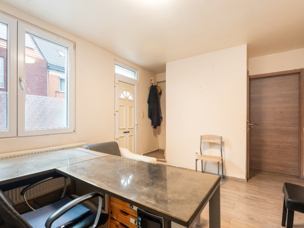 OPBRENGSTEIGENDOM Loystraat + Verbindingsstraat - 88 + 2-2A - - 9220