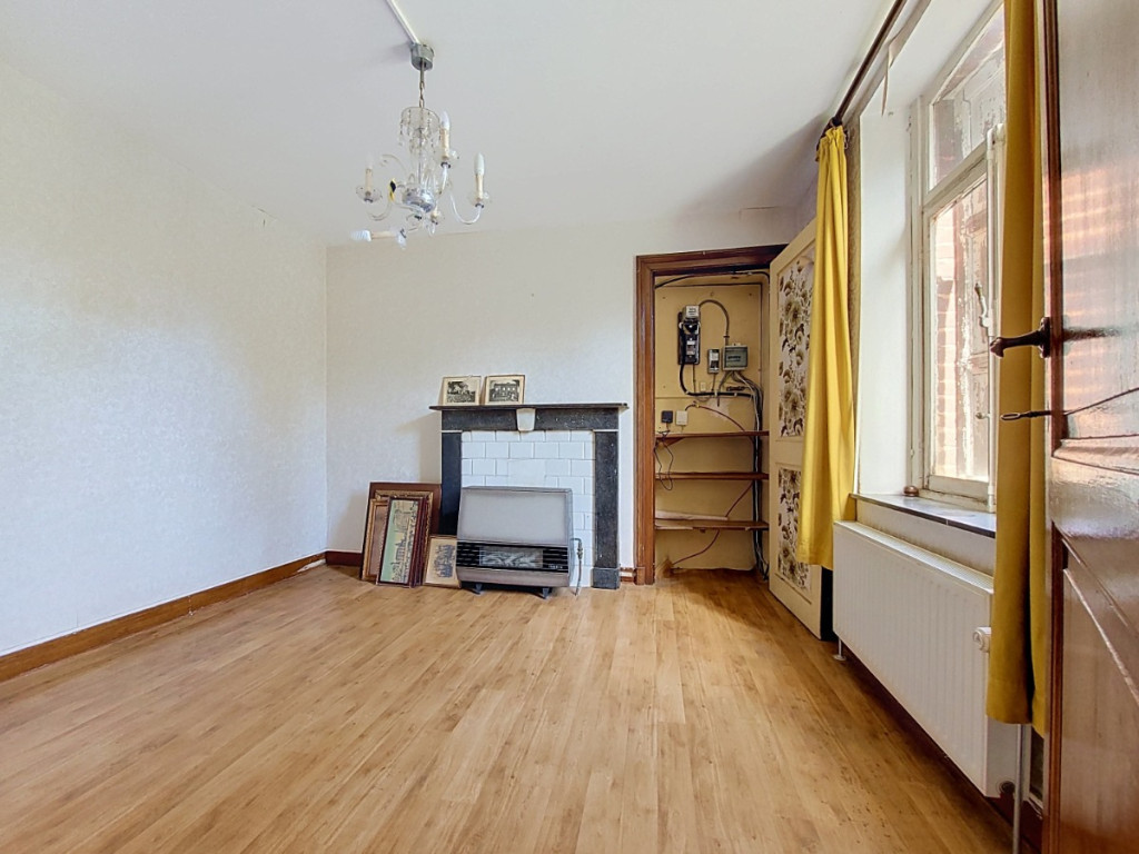 Rue Nicolas Jadot - 38 - - 4500
