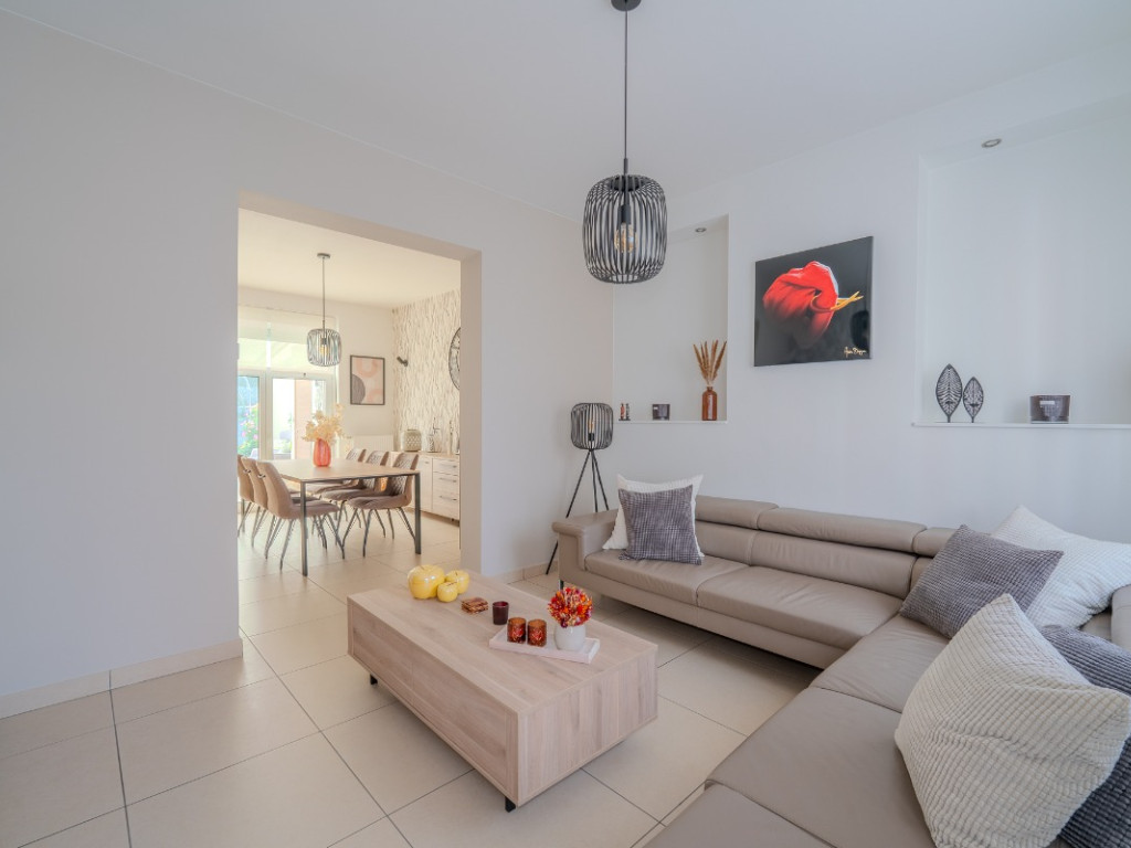Rue Haute - 28 - - 4100