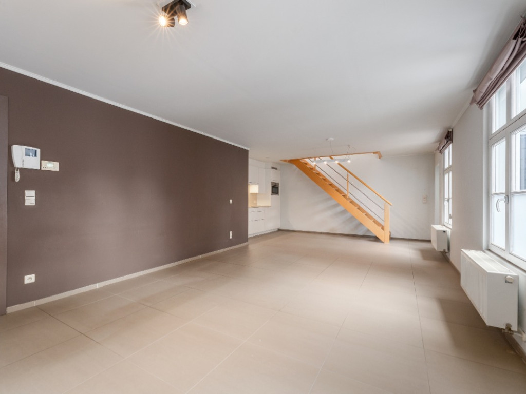 Hoogstraat - 66 - 11 - 2870