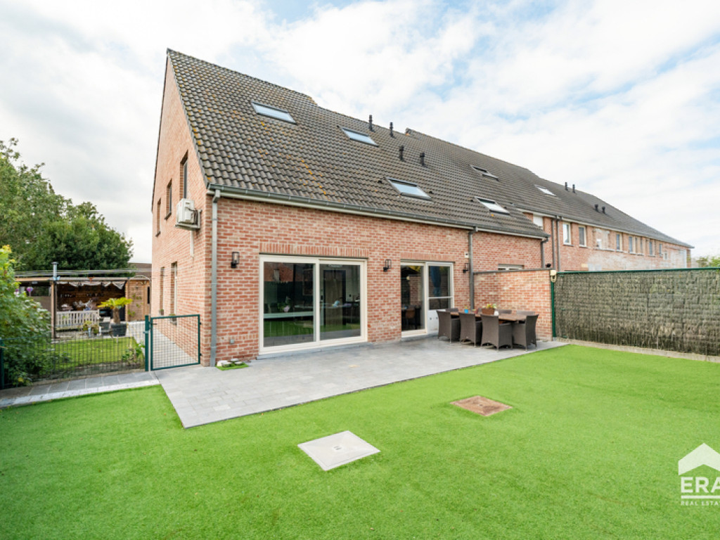 Esdoornstraat - 23 - - 8790