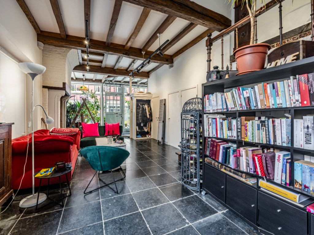 Hoogstraat - 25 - - 8000