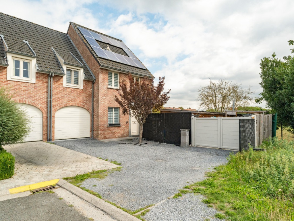 Esdoornstraat - 23 - - 8790