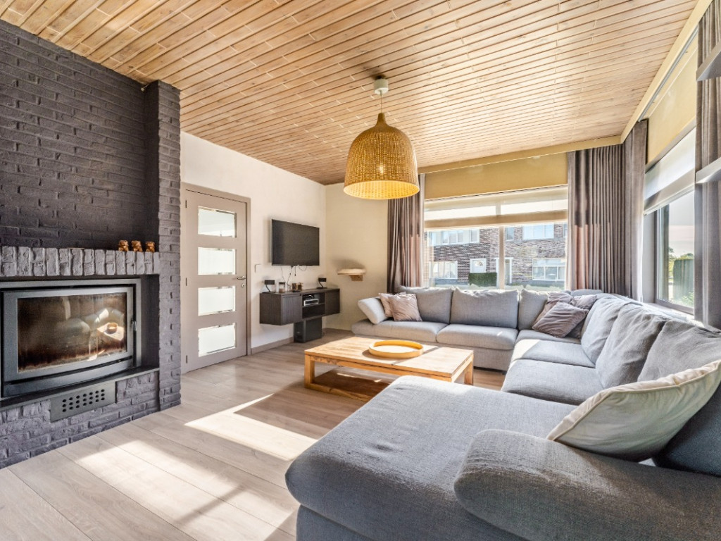 Speelstraat - 64 - - 9750