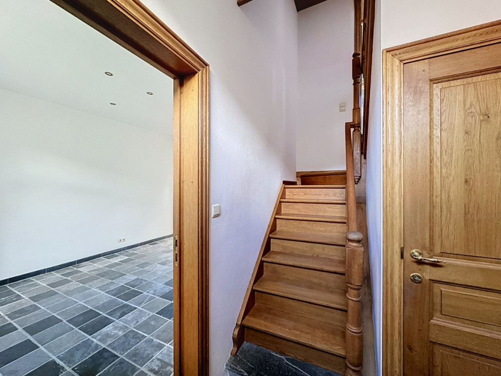 Rue Nicolas Jadot - 24 - - 4500