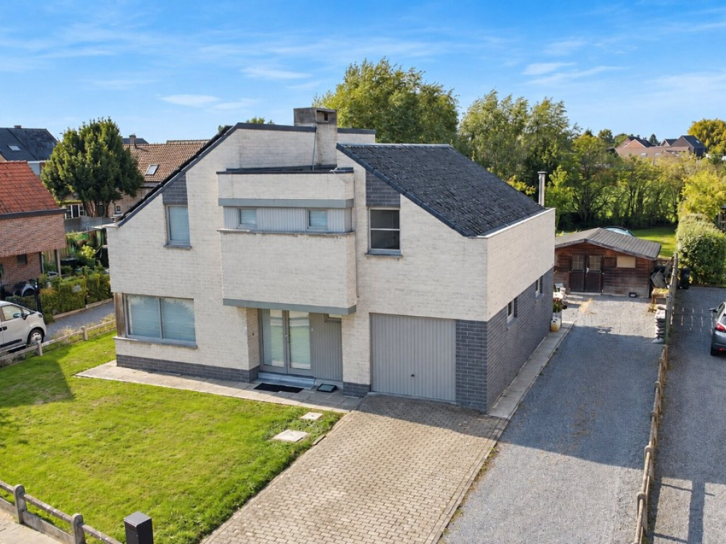 Speelstraat - 64 - - 9750
