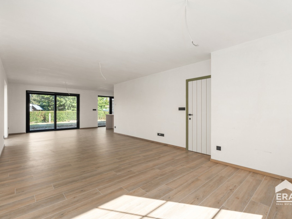 Mgr. Paredisstraat - 15 - - 3960