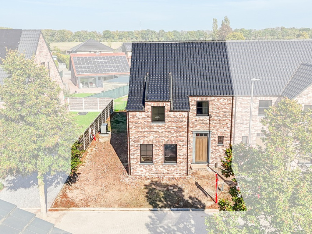Mgr. Paredisstraat - 15 - - 3960